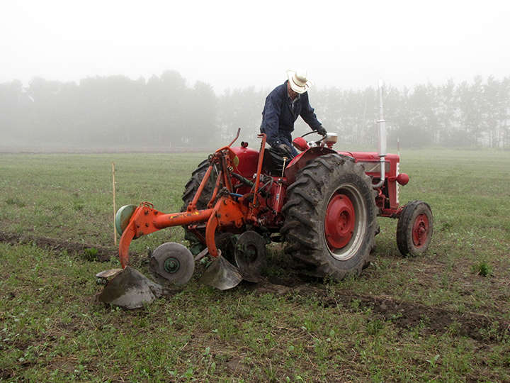 Wanham tractor plow